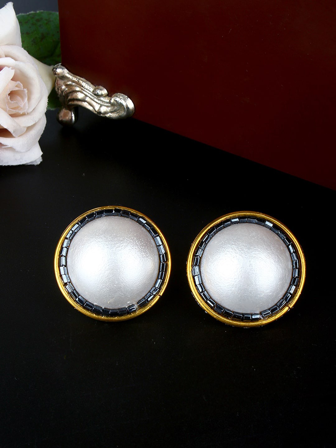 

Stylecast X KPOP Gold-Plated Circular Stud Earrings