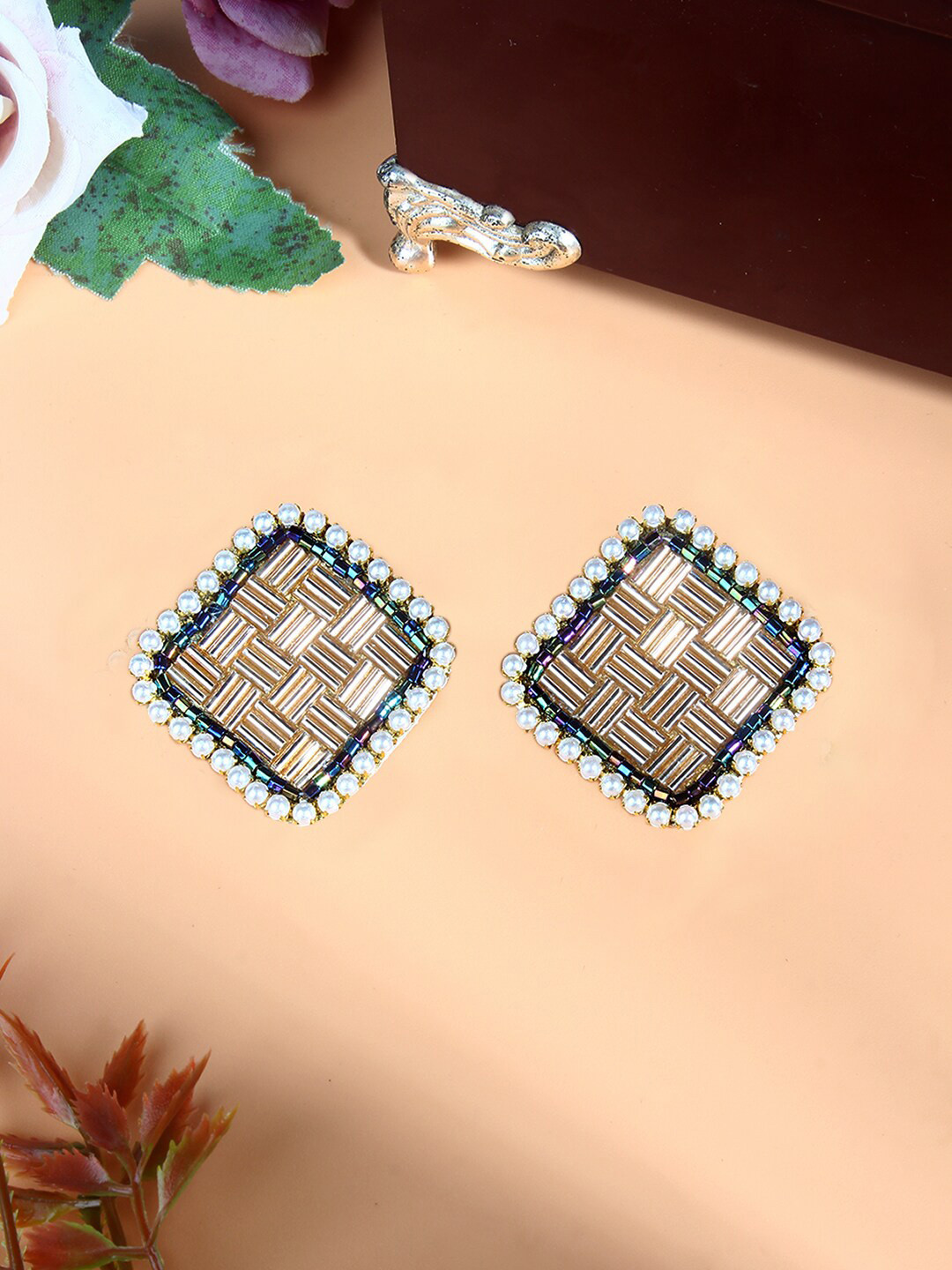 

Stylecast X KPOP Gold-Plated Beaded Square-Shaped Studs Earrings