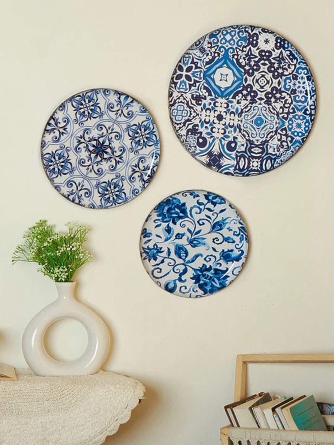 

Ritualistic Portguese Blue & White 3 Pieces Printed Metal Wall Decors