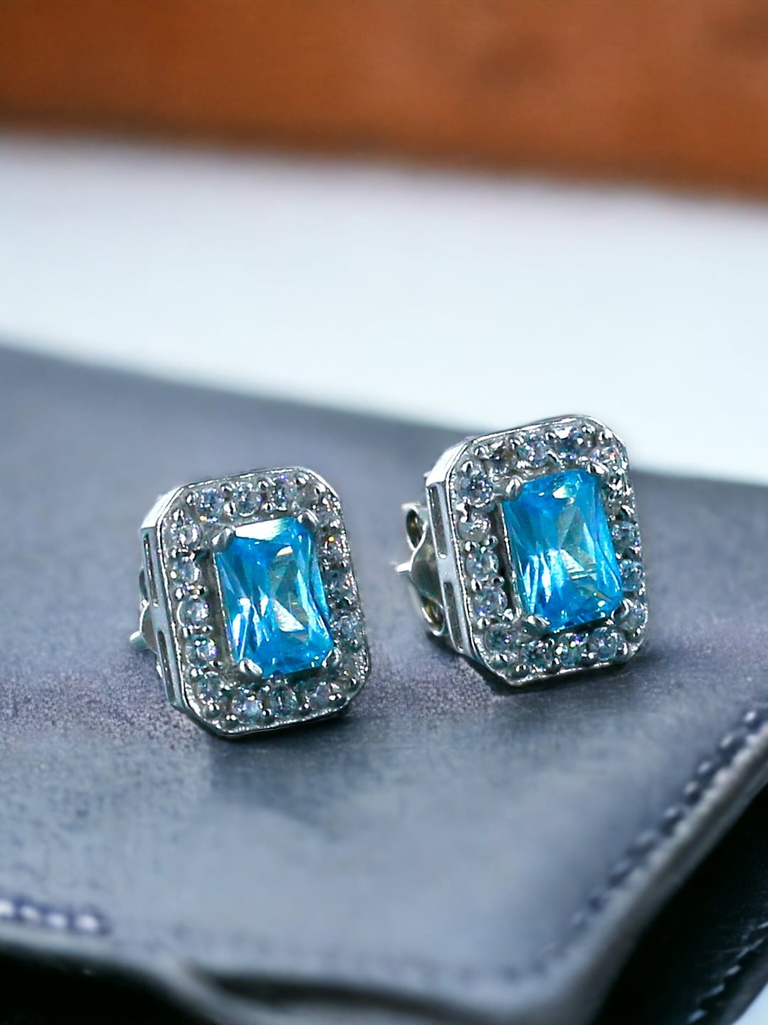 

Taraash 925 Sterling Silver Cubic Zirconia Square Studs Earrings