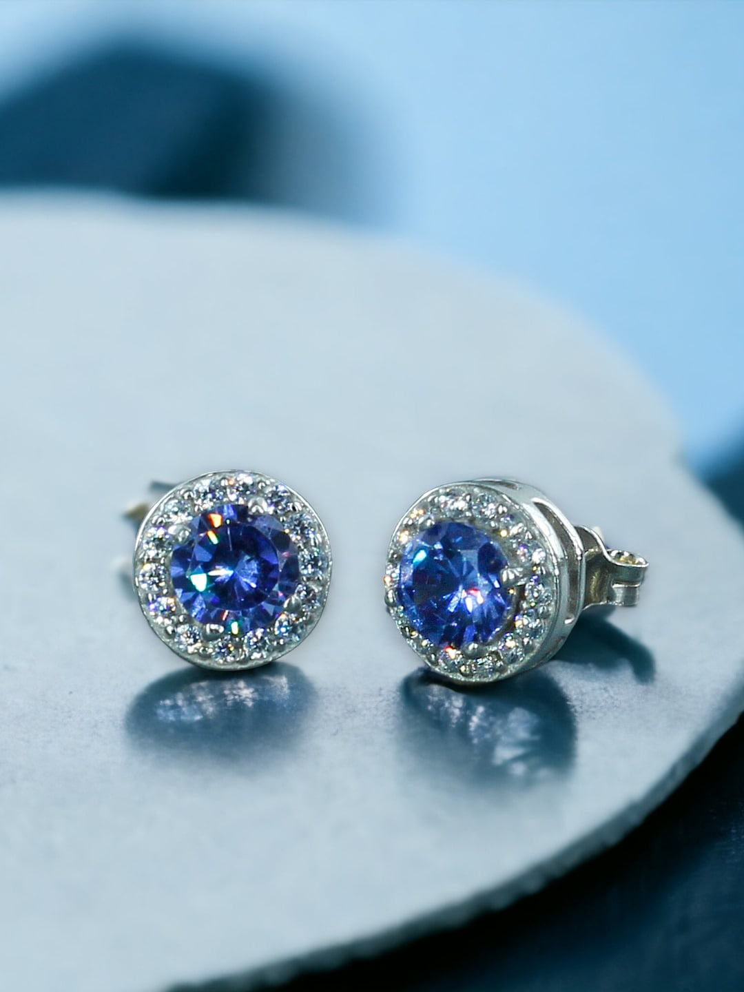 

Taraash 925 Sterling Silver Cubic Zirconia Circular Studs Earrings