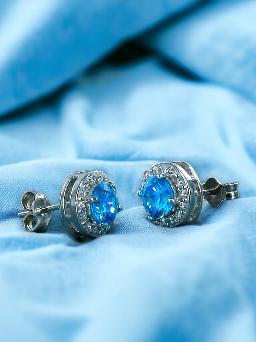 

Taraash 925 Sterling Silver Cubic Zirconia Circular Studs Earrings