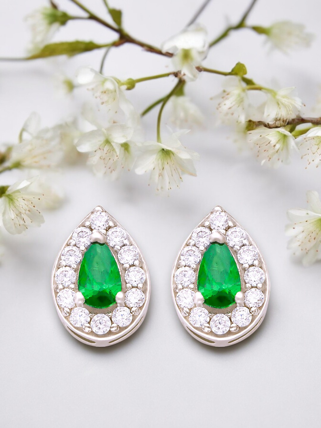 

Taraash 925 Sterling Silver Rhodium-Plated Teardrop Shaped Studs Earrings