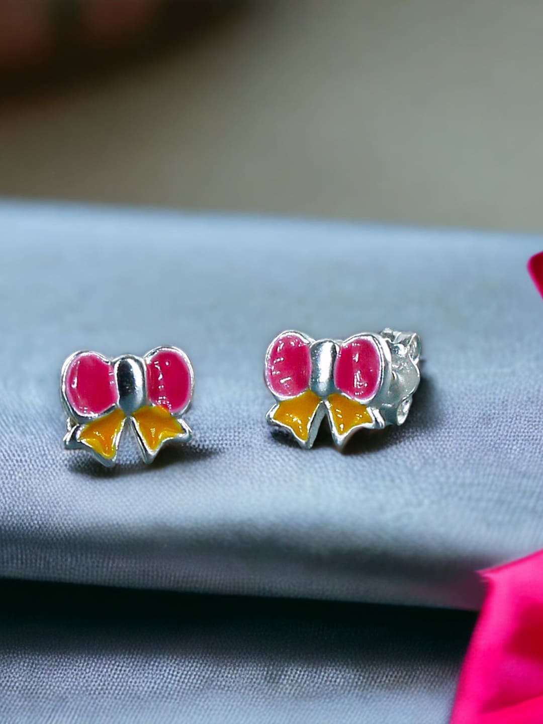 

Taraash Girls 925 Sterling Silver Bow Shaped Studs Earrings