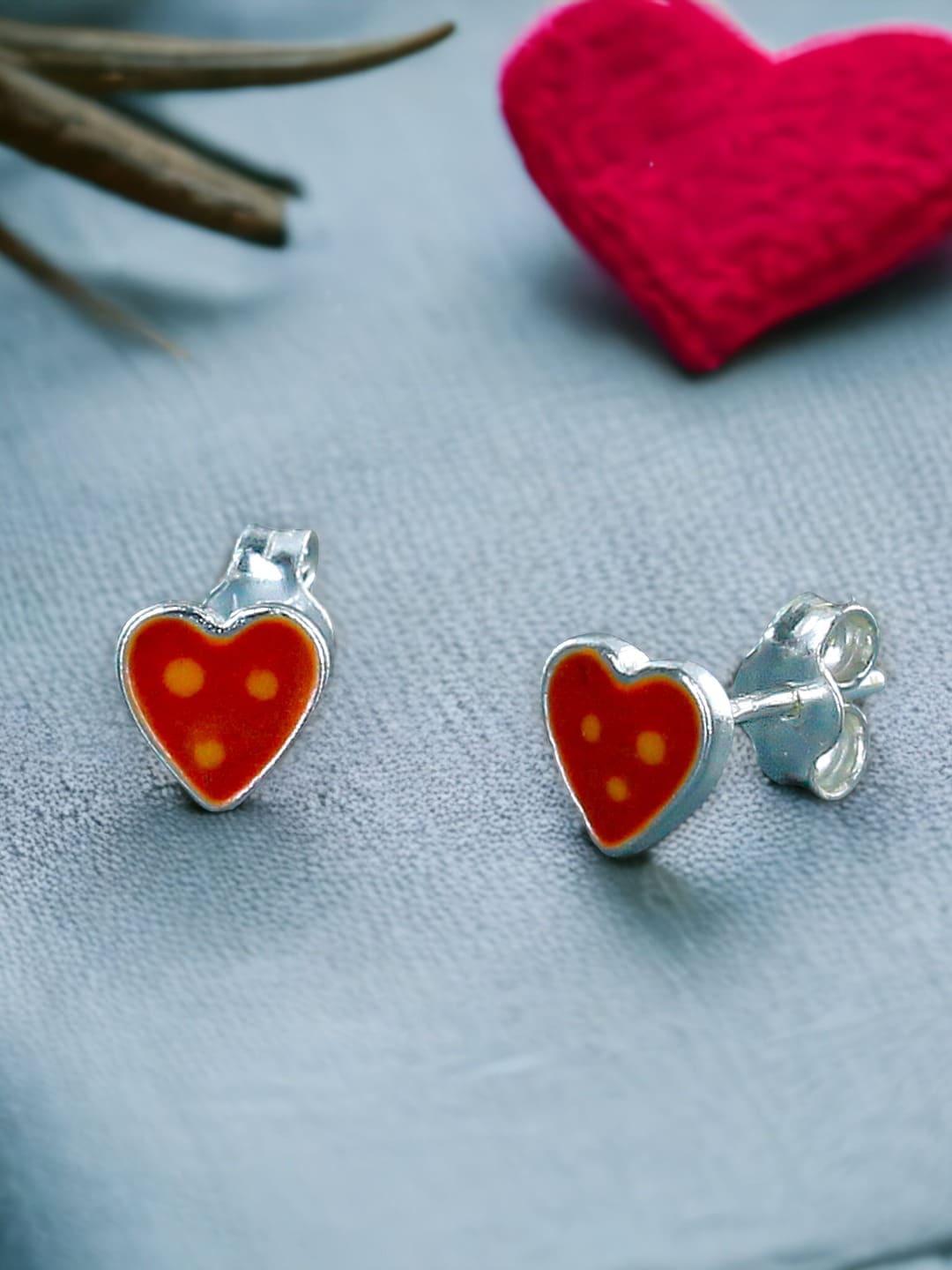 

Taraash Girls 925 Sterling Silver Heart Shaped Studs Earrings