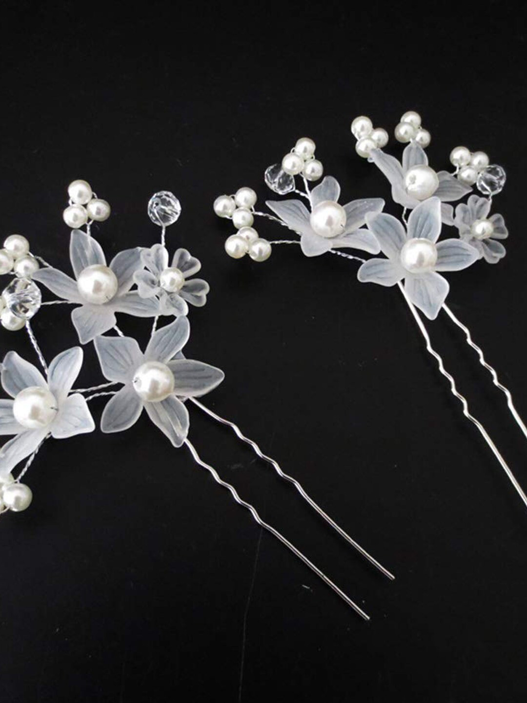 

Krelin Set of 2 Beaded Floral U Pins, White