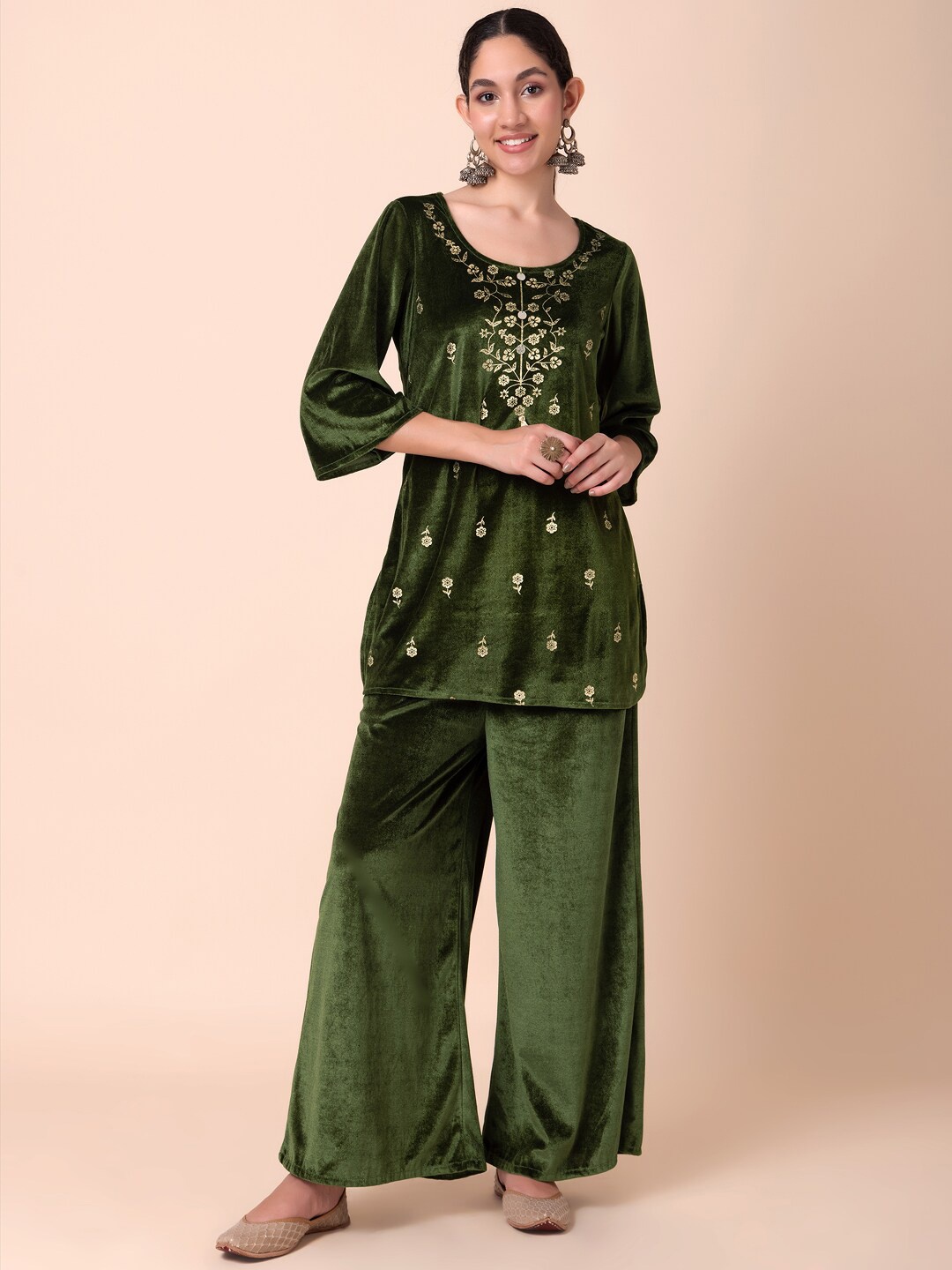 

INDYA Ethnic Motifs Printed Scoop Neck Velvet Straight Kurti With Palazzo, Green