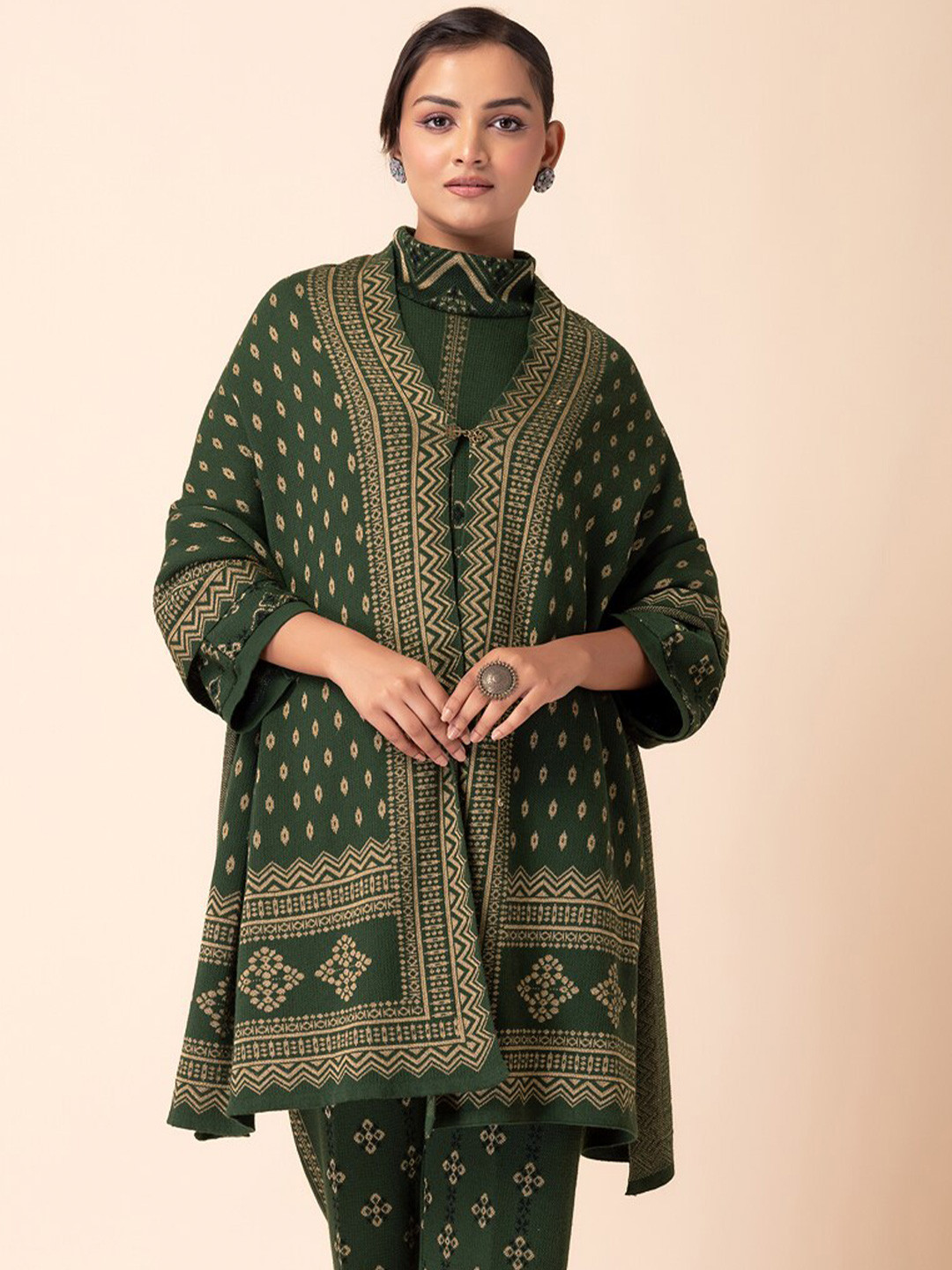 

INDYA Self Design Knitted Button Shrug, Green