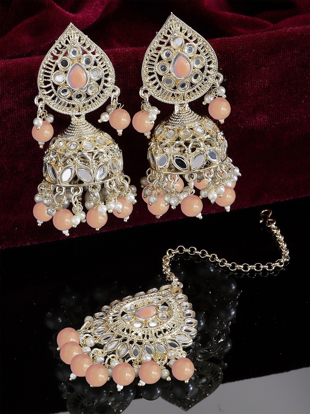 

KARATCART Gold-Plated Kundan Studded & Beaded Jewellery Set
