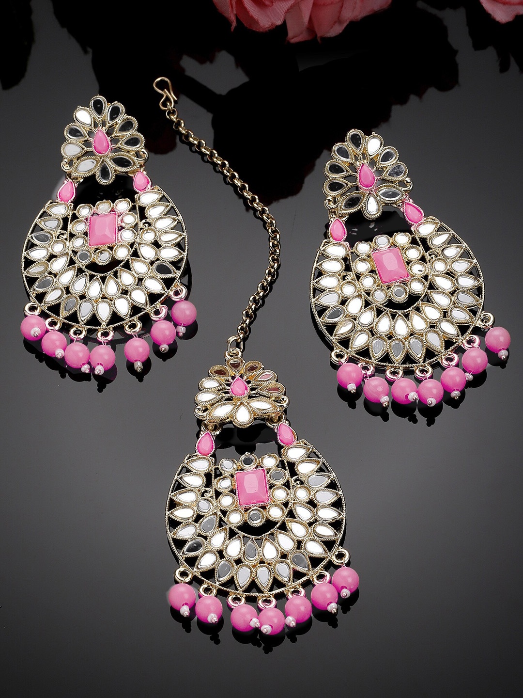 

KARATCART Gold-Plated Kundan-Studded & Beaded Jewellery Set