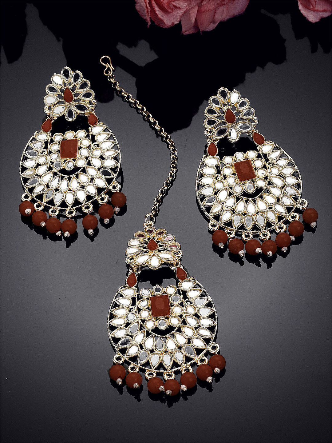 

KARATCART Gold-Plated Kundan-Studded & Beaded Jewellery Set