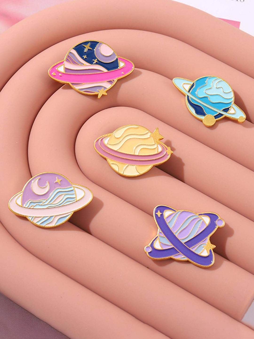 

Lyla Set Of 5 Planet-Charm Brooch, Pink
