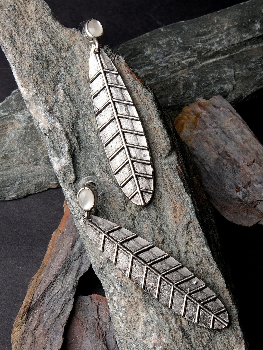 

XPNSV Silver-Plated Vintage Tribal Boho Leaf Shaped Drop Earrings