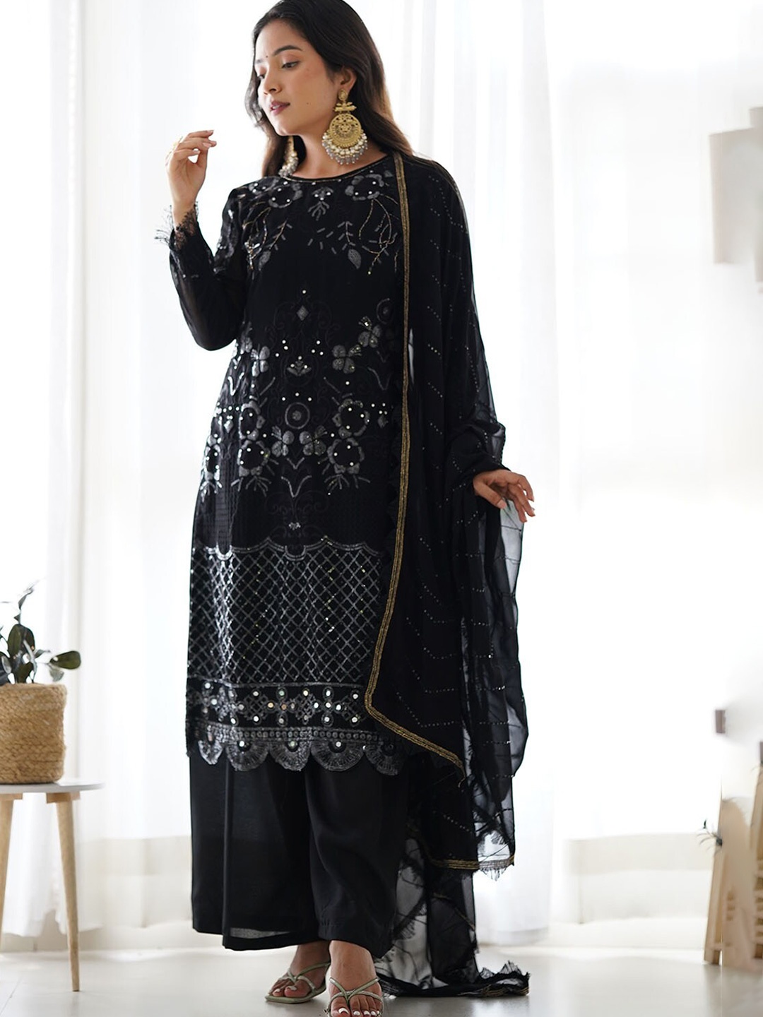 

APPLIX STYLE Black Embroidered Silk Georgette Unstitched Dress Material