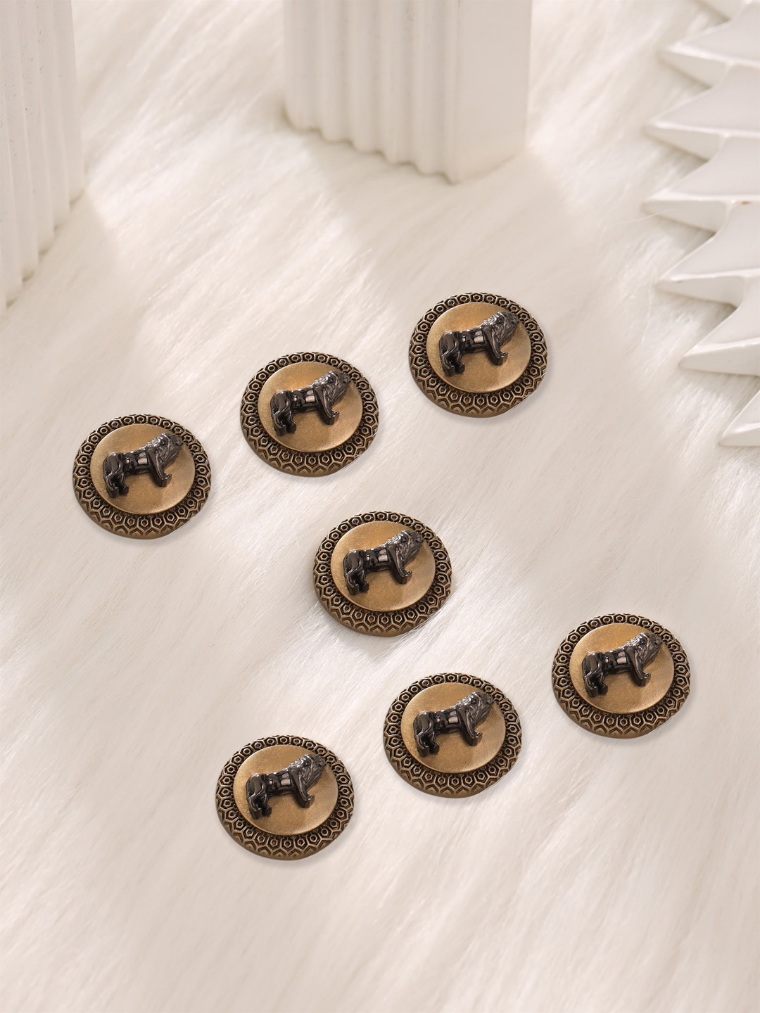 

COSA NOSTRAA Men Set of 7 Gold-Plated Brooch, Metallic