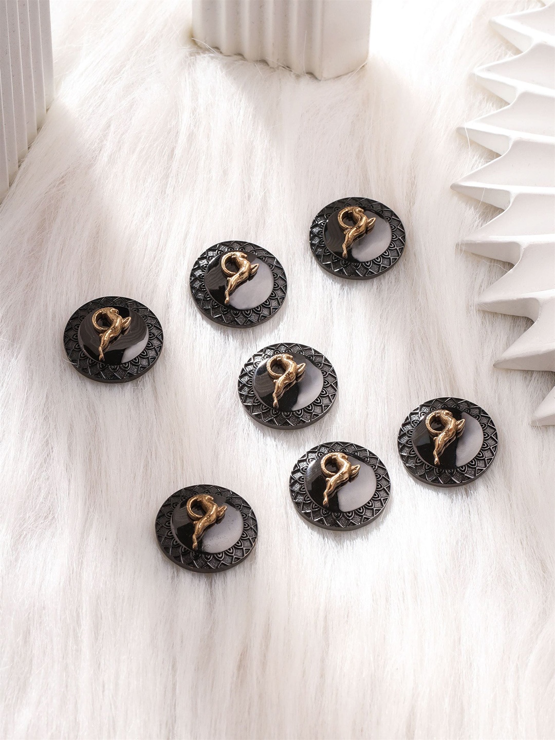 

COSA NOSTRAA Men Set Of 7 Gold-Plated Capricorn Buttons, Grey