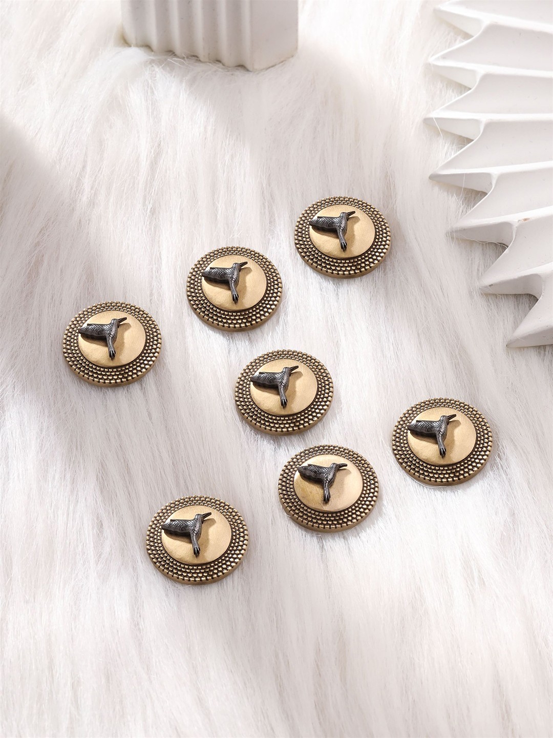 

COSA NOSTRAA Men Set of 7 Gold-Plated Flight Delight Brooch, Metallic