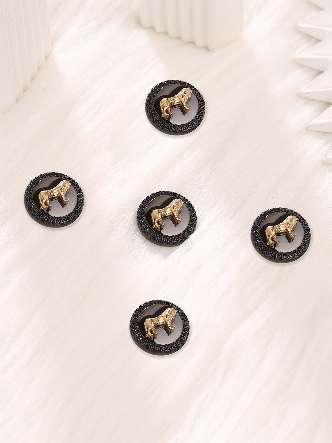 

COSA NOSTRAA Men Set of 5 Gold-Plated Lion Brooch, Metallic