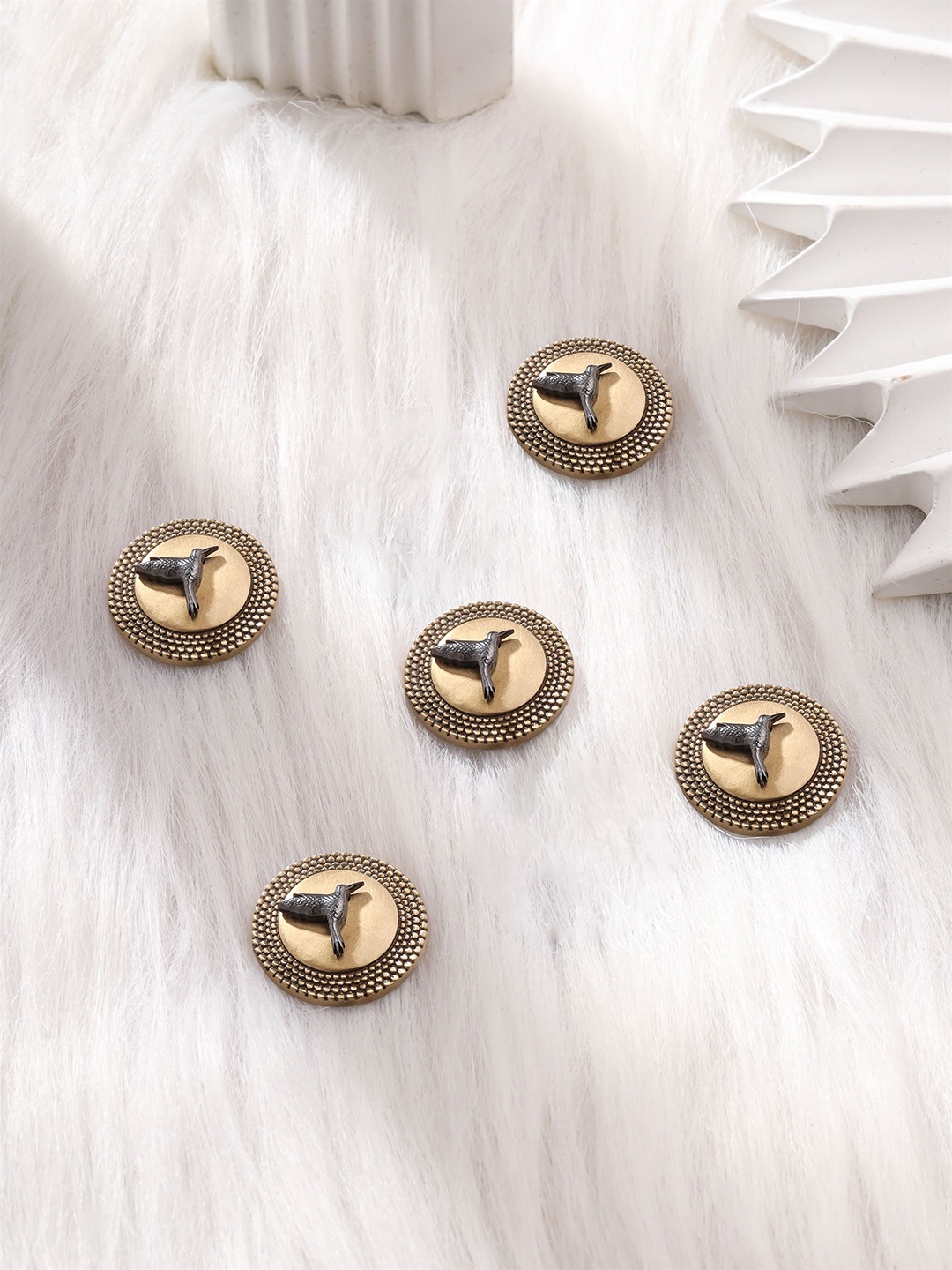 

COSA NOSTRAA Men Set of 5 Gold-Plated Bird Design Brooch, Metallic