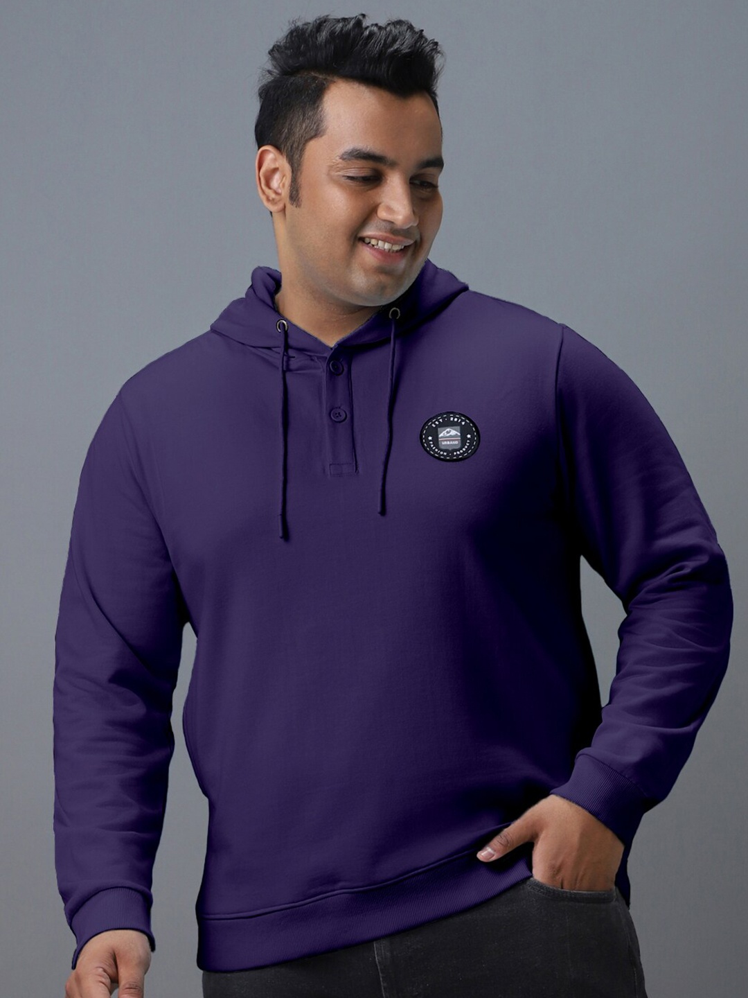 

Urbano Plus Men Solid Applique Hooded Sweatshirt, Purple