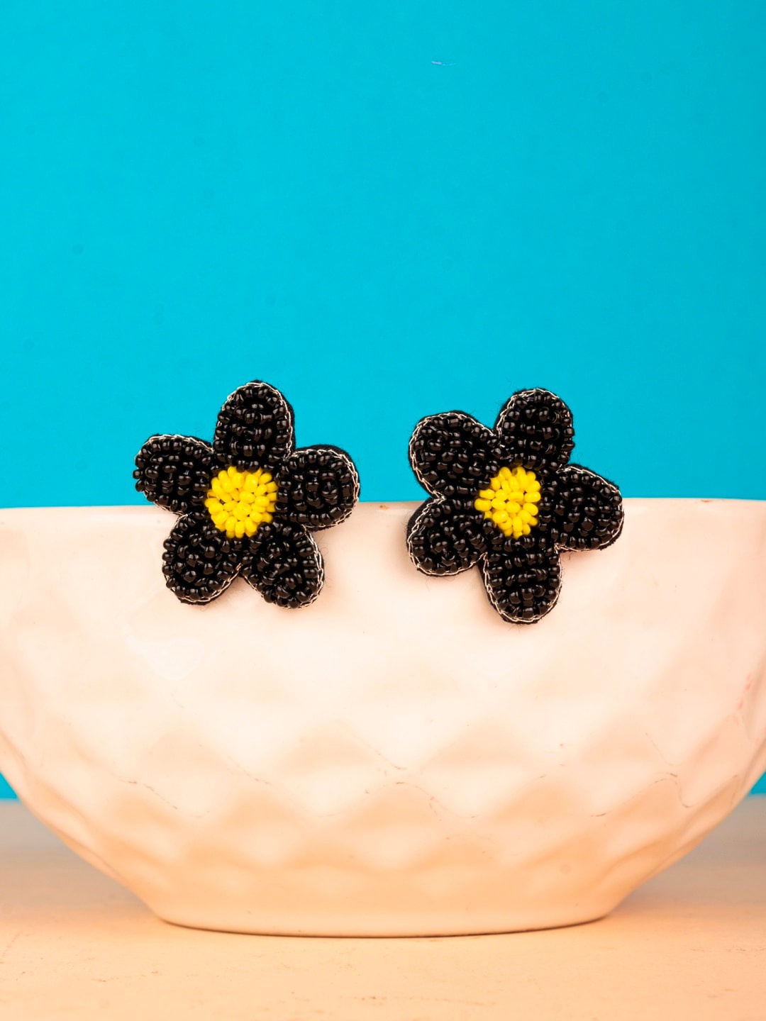 

Crunchy Fashion Floral Stud Earrings, Black