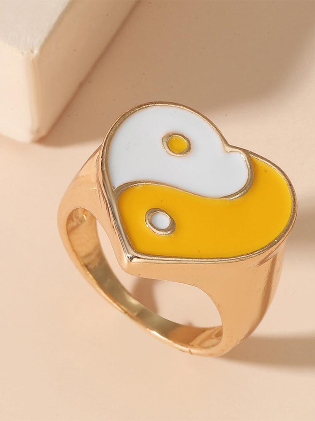 

Lyla Adjustable Finger Ring, Yellow