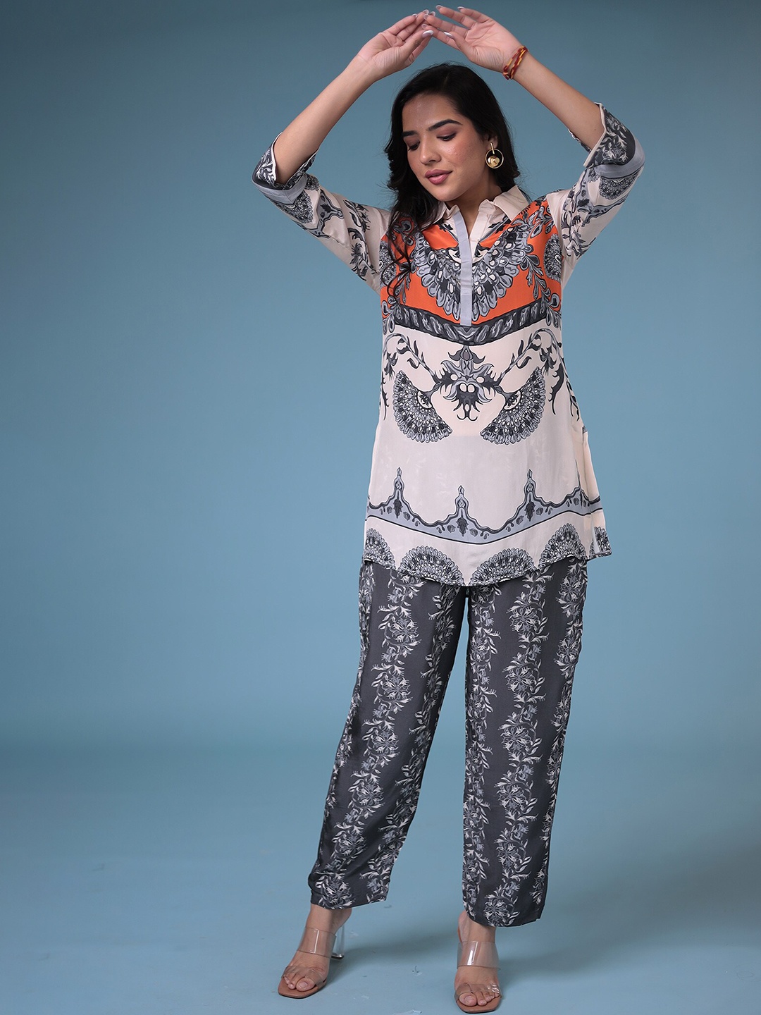 

ZARI Floral Printed Straight Kurta With Trouser, White