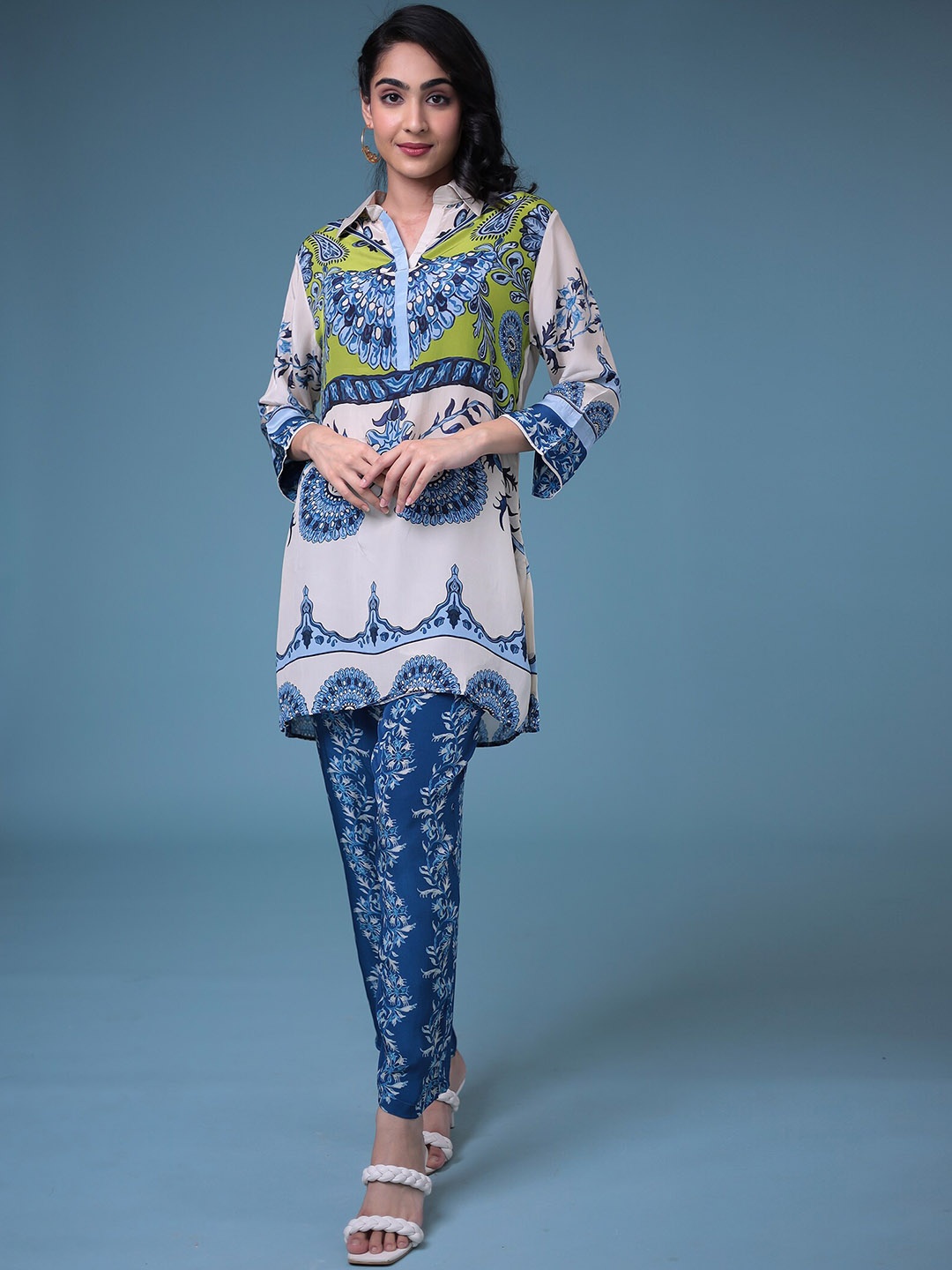 

ZARI Floral Printed Straight Kurta With Trouser, White