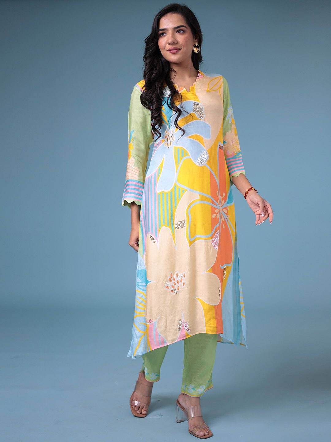 

ZARI Floral Printed V-Neck Straight Kurta with Trousers, Orange
