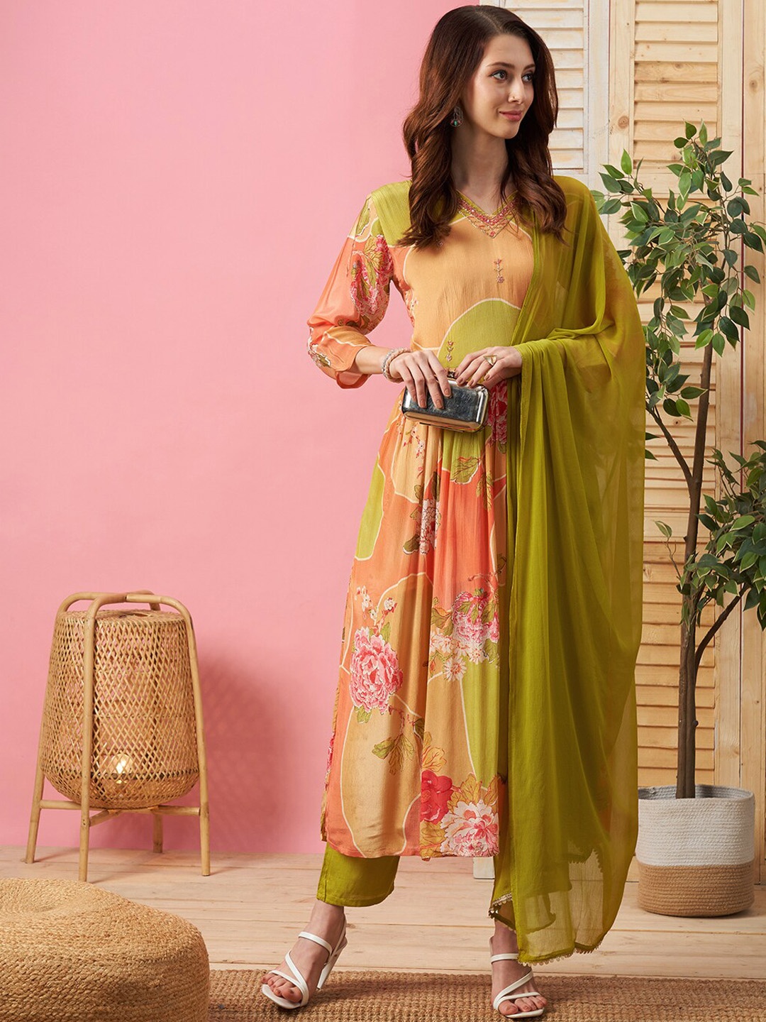 

Kiana House Of Fashion Floral Printed Empire Kurta With Trousers & Dupatta, Orange