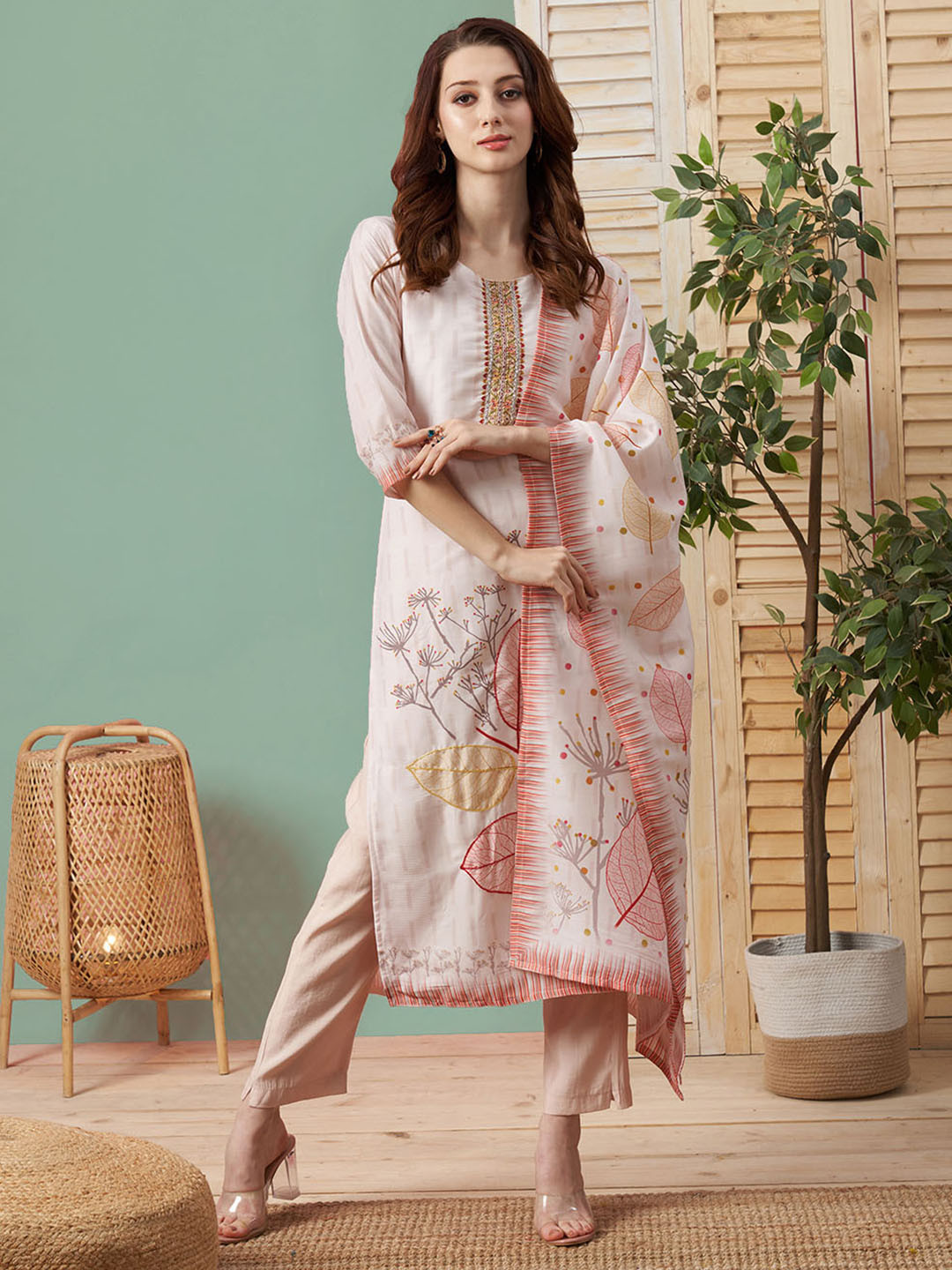

Kiana House Of Fashion Floral Printed Regular Thread Work Kurta With Trousers & Dupatta, Off white