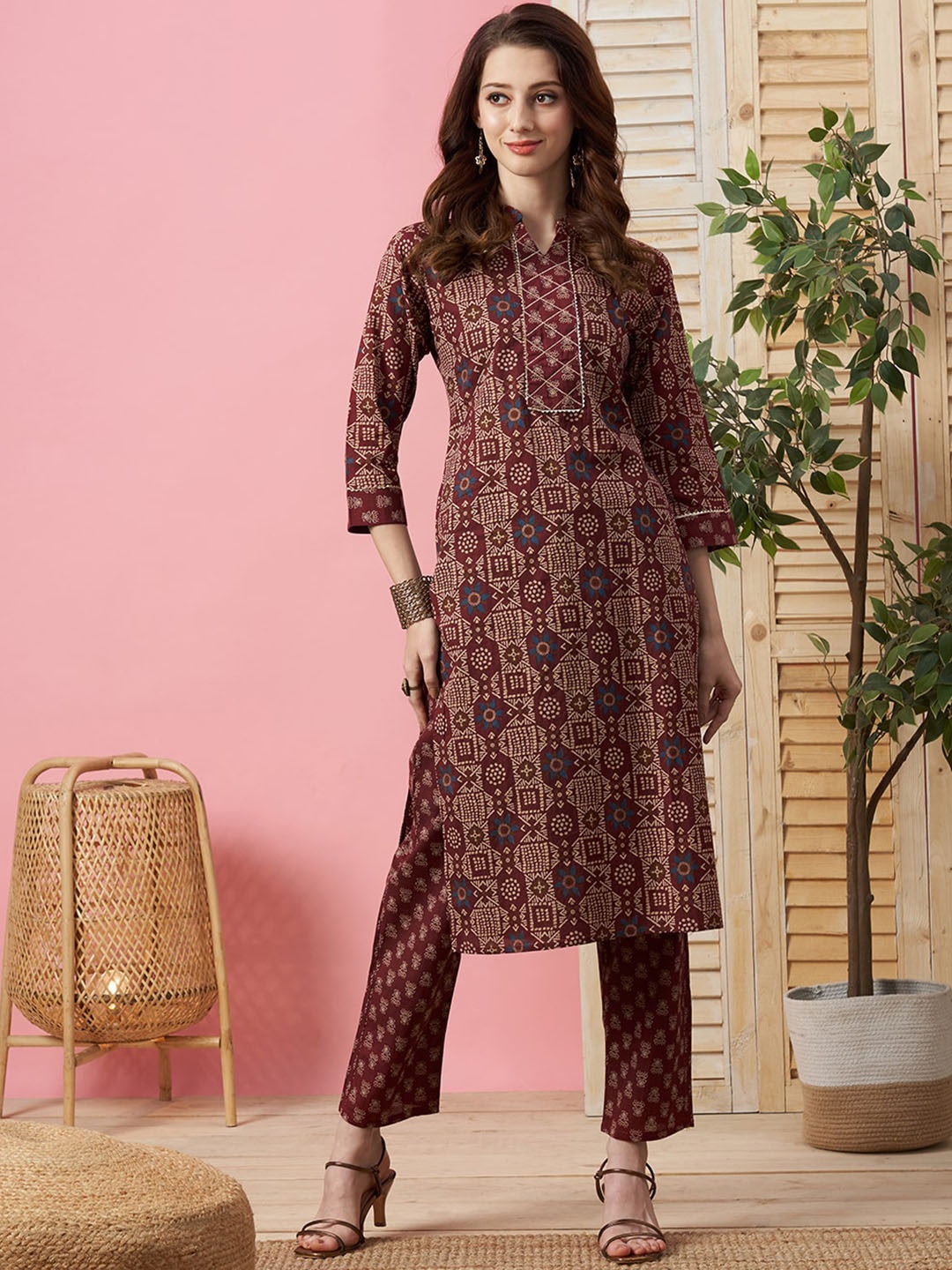 

Kiana House Of Fashion Ethnic Motifs Printed Regular Gotta Patti Kurta With Trousers, Maroon