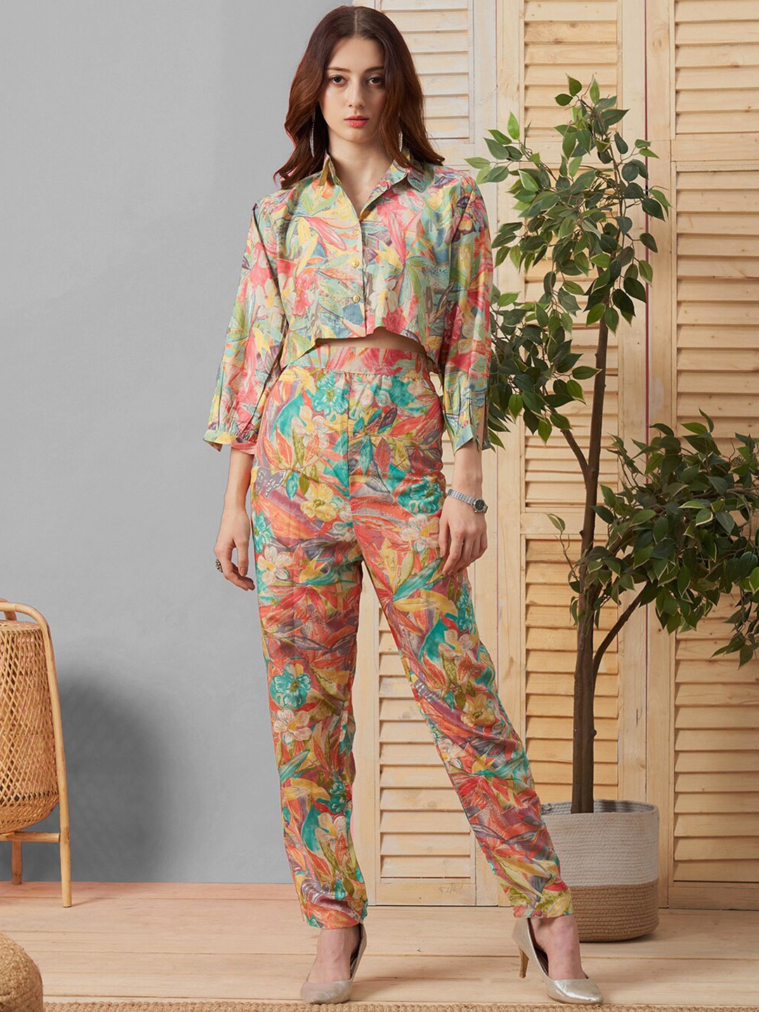 

Kiana House Of Fashion Printed Crop Shirt With Trousers Co-Ords, Green