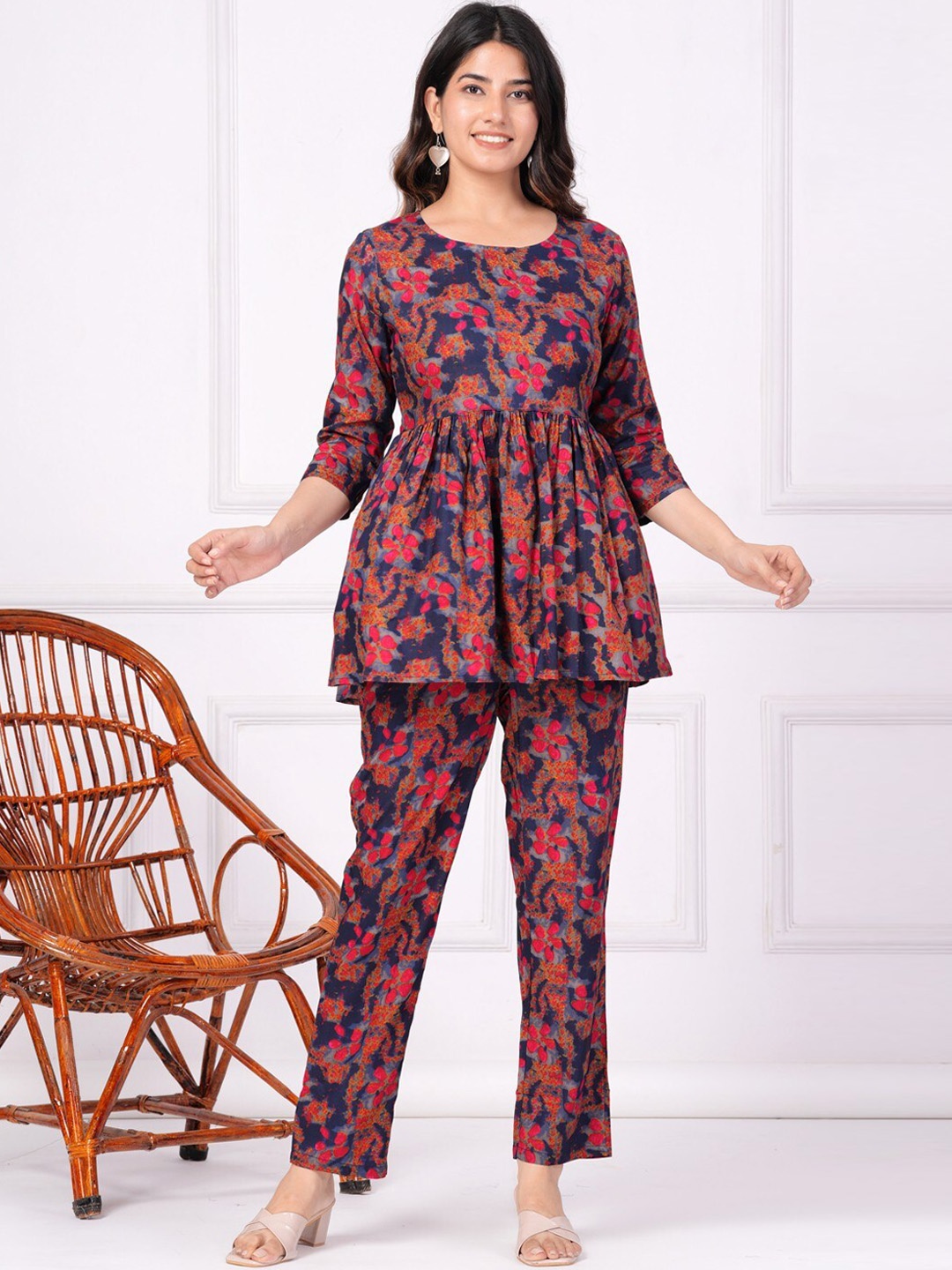 

Vastralay Floral Printed Pure Cotton Peplum Top & Trousers, Navy blue