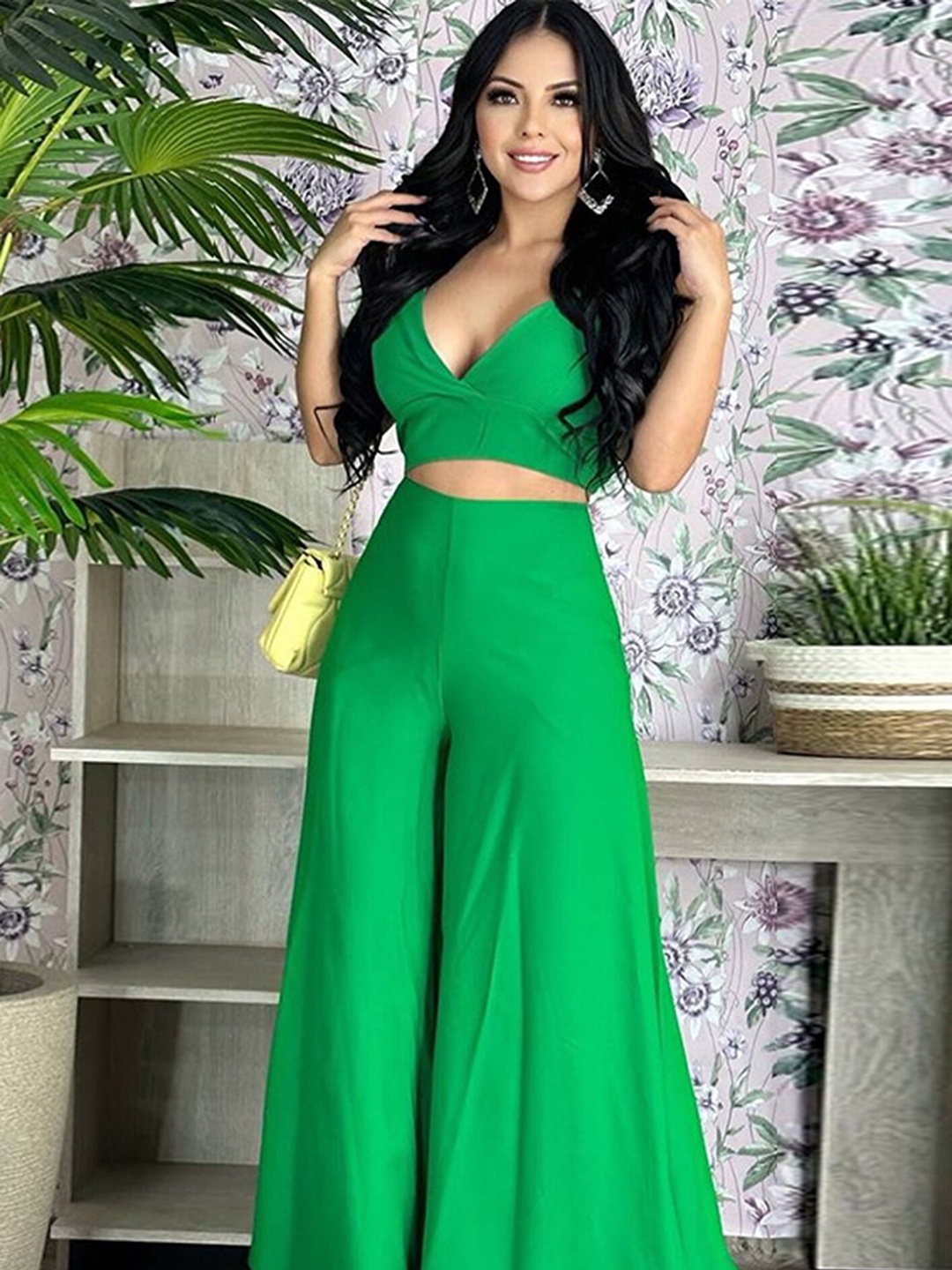 

LULU & SKY V-Neck Crop Top & Palazos Set, Green