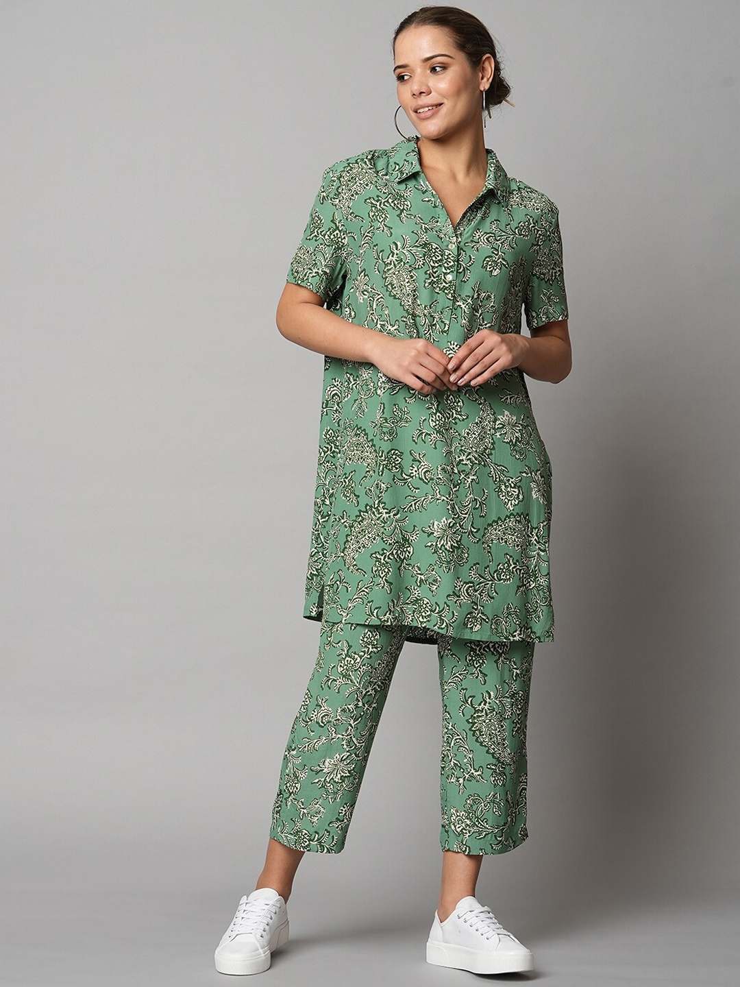 

Modern Indian by CHEMISTRY Printed Shirt Collar Shirt Style Tunic With Trouser, Green