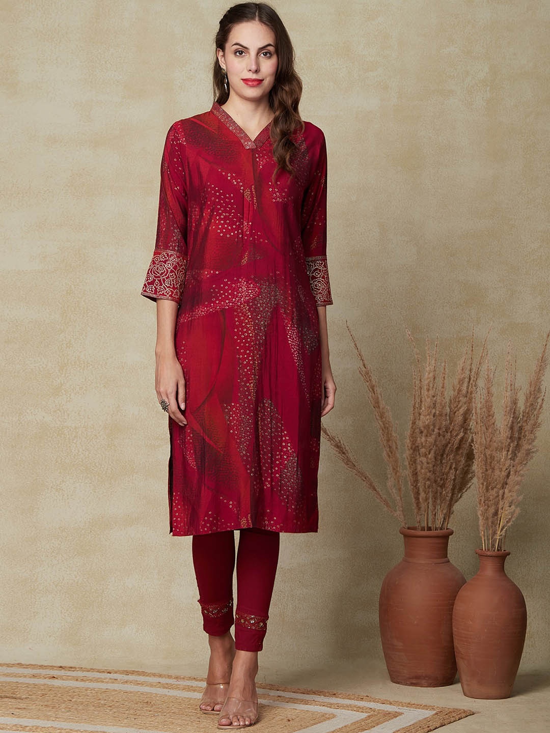 

FASHOR Geometric Printed V-Neck Straight Kurta, Red