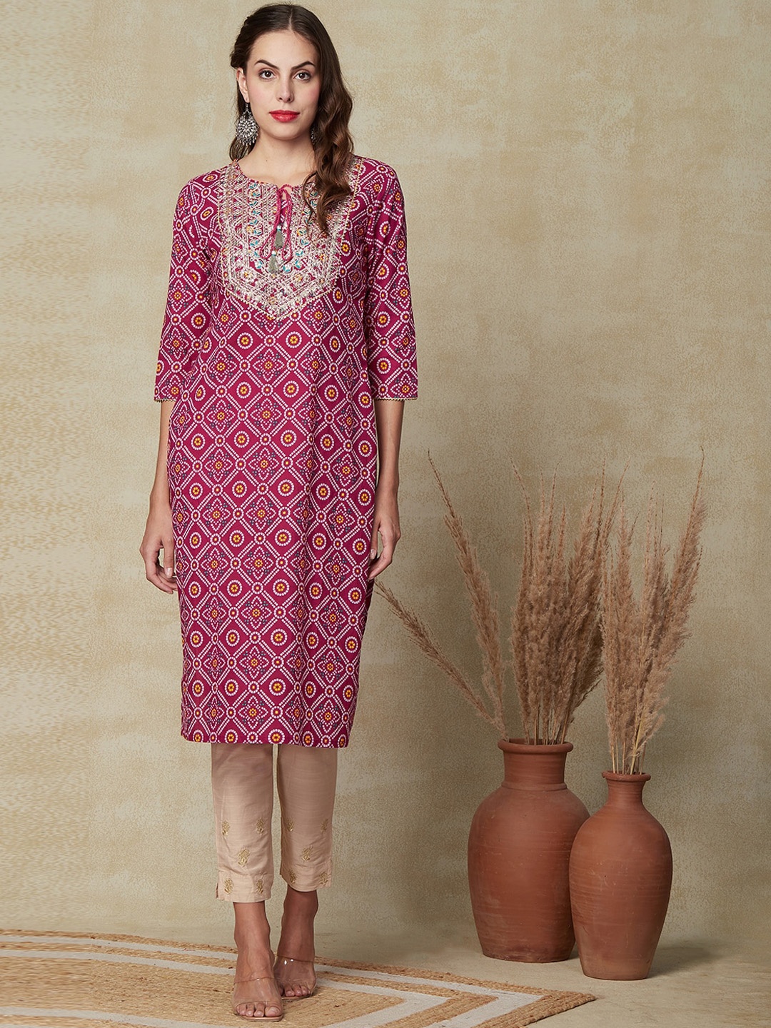 

FASHOR Bandhani Printed Tie-Up Neck Sequins Cotton Straight Kurta, Magenta
