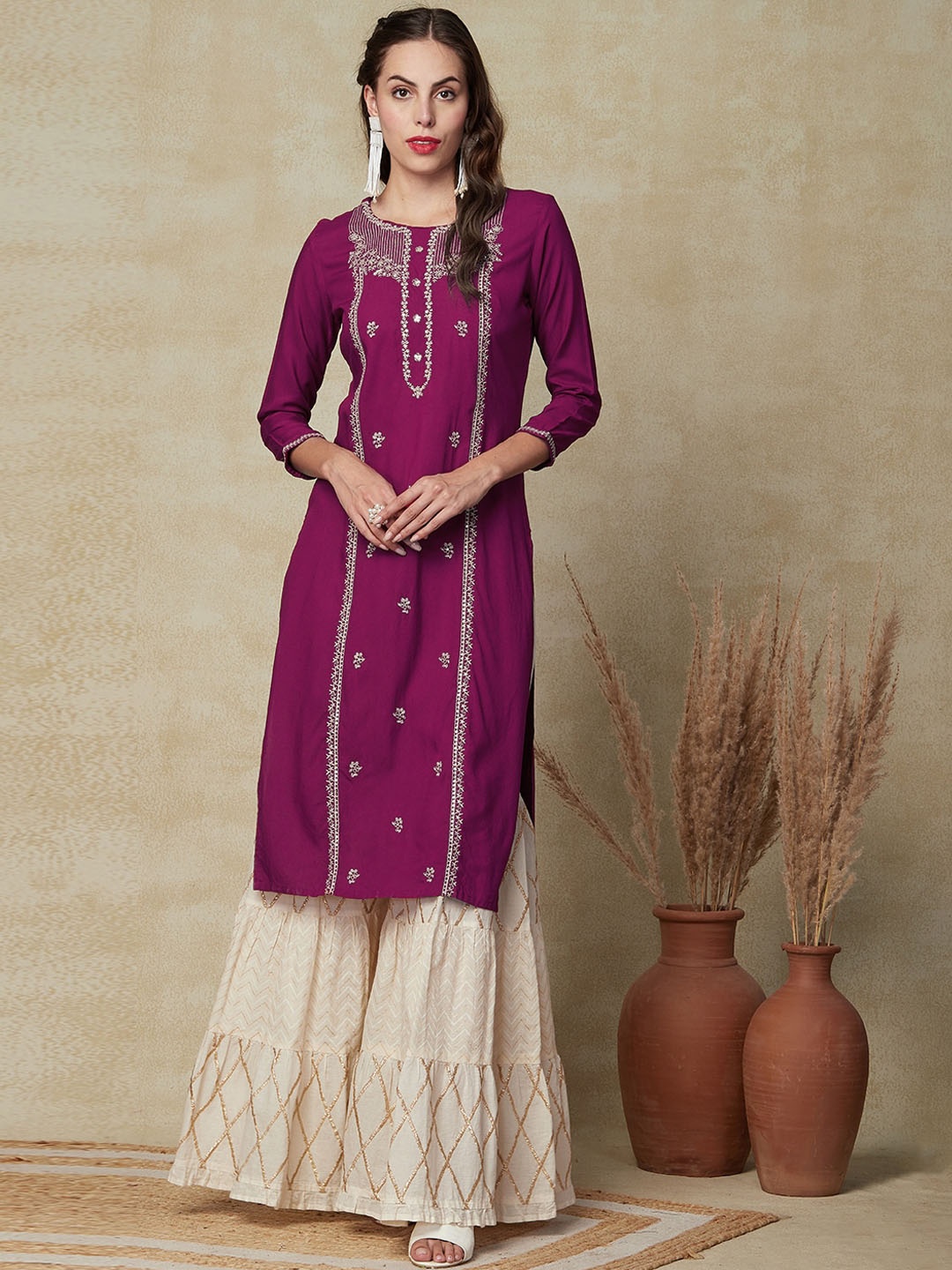 

FASHOR Ethnic Motifs Embroidered Three-Quarter Sleeve Sequins Kurta, Magenta