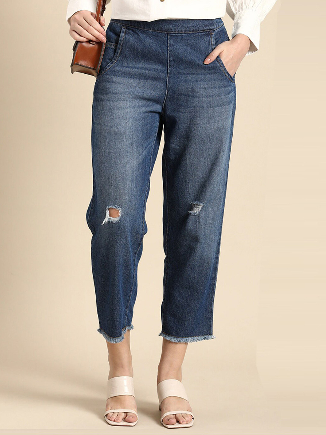 

Mast & Harbour Women Relaxed Fit Slash Knee Light Fade Pure Cotton Cropped Jeans, Blue
