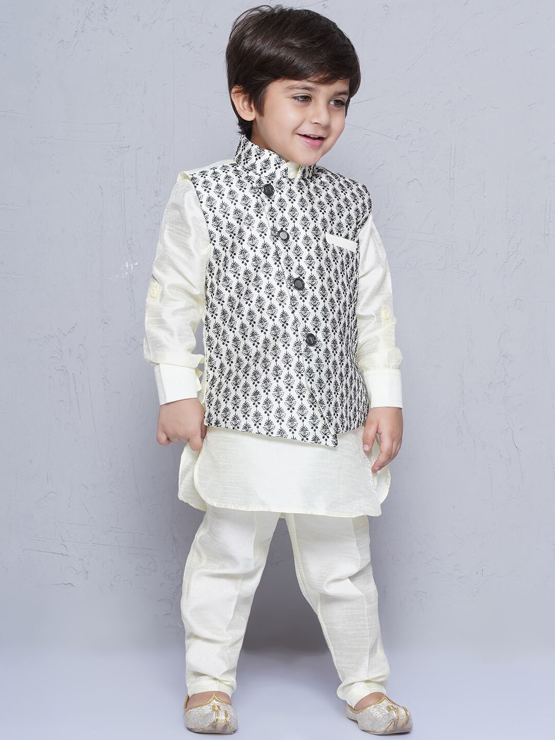 

Aj DEZInES Boys Mandarin Collar Silk Cotton Kurta with Pyjamas & Nehru Jacket, Off white