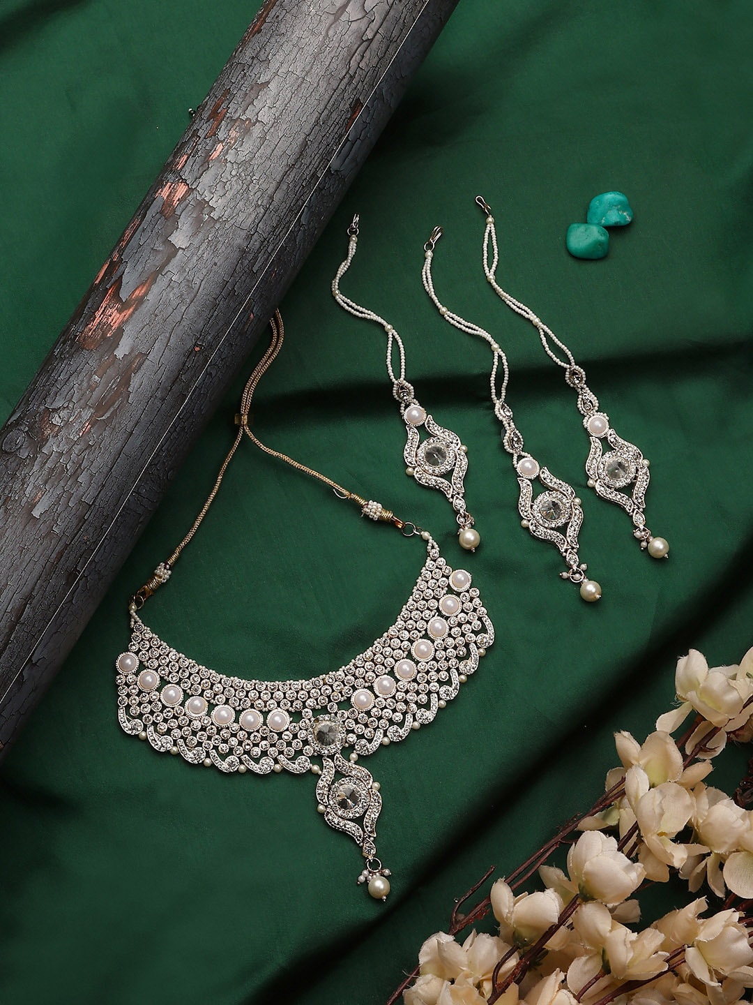 

ANIKAS CREATION Gold-Plated Artificial Beads & Stones Studded Jewellery Set
