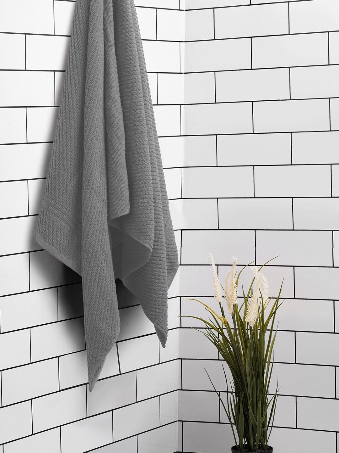 

SPACES Grey Pure Cotton Anti-Bacterial 390 GSM Reversible Bath Towel