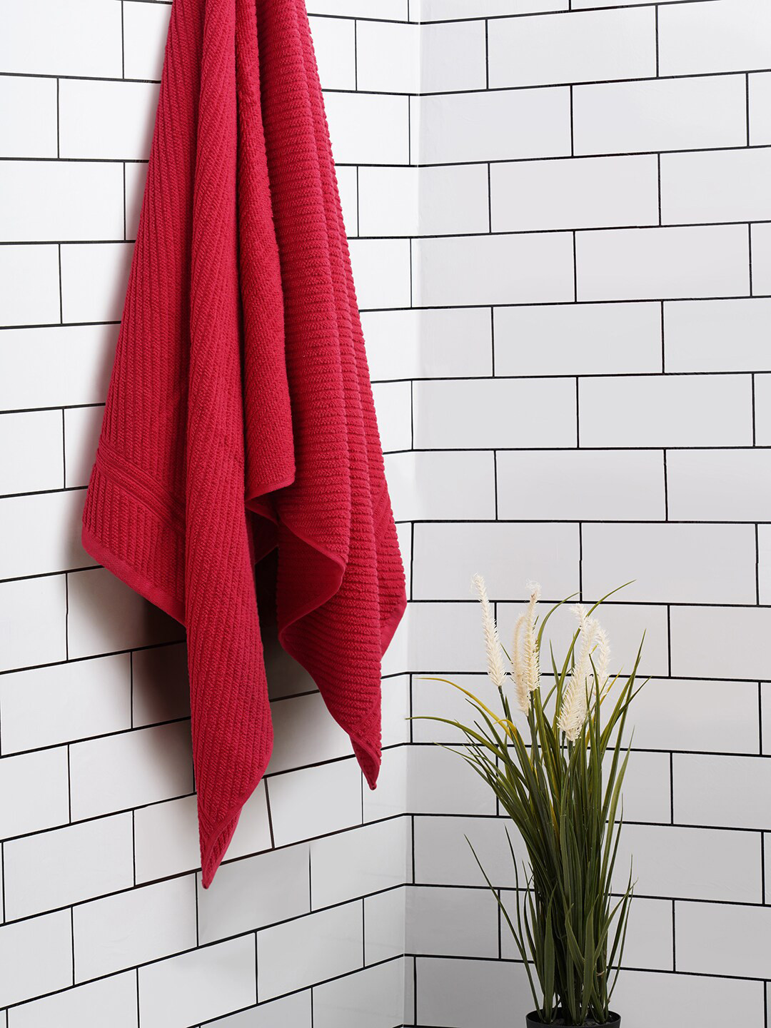 

SPACES Red Striped Pure Cotton Anti-Bacterial 390 GSM Bath Towel