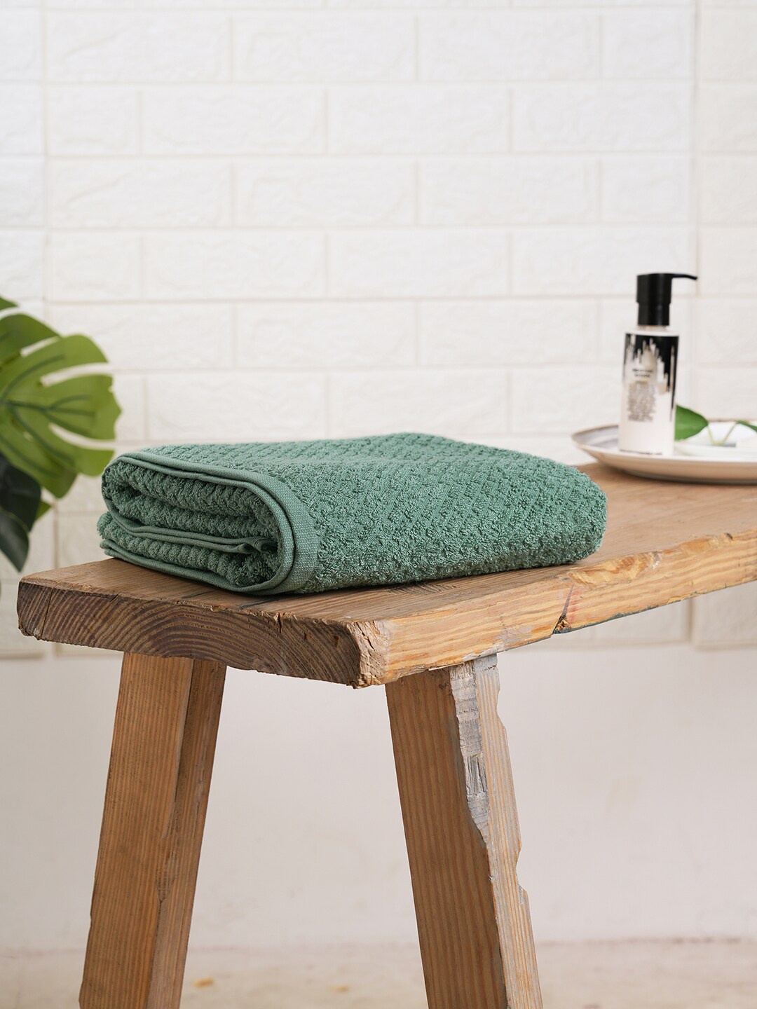 

SPACES Green 400 GSM Pure Cotton Bath Towel