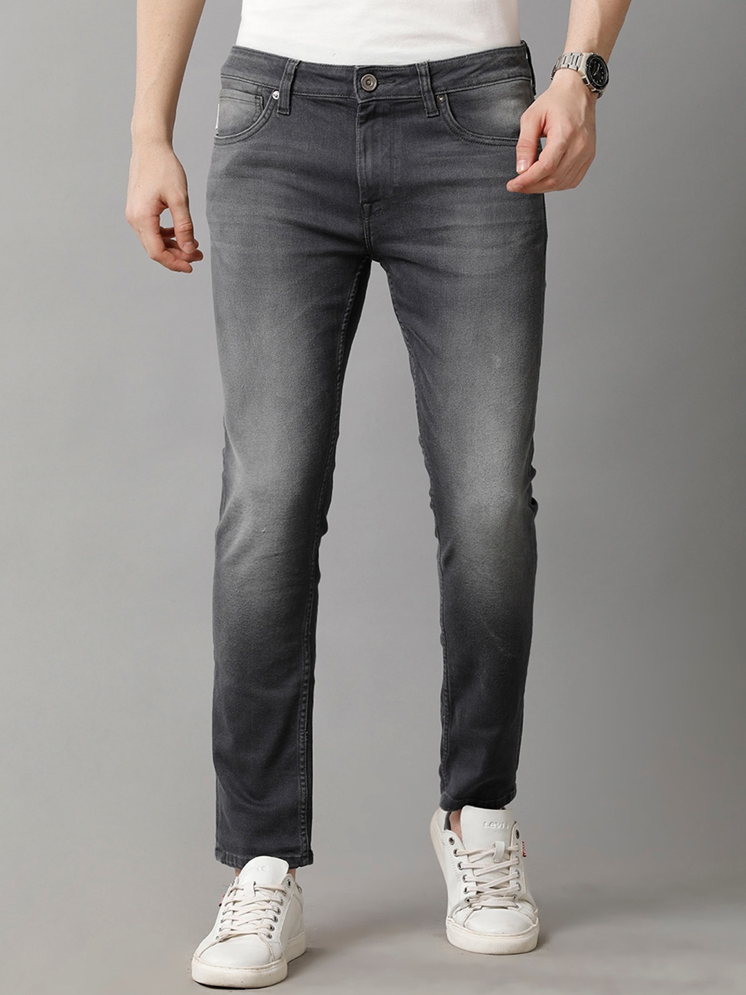 

Voi Jeans Men Grey Tapered Fit Heavy Fade Clean Look Stretchable Jeans