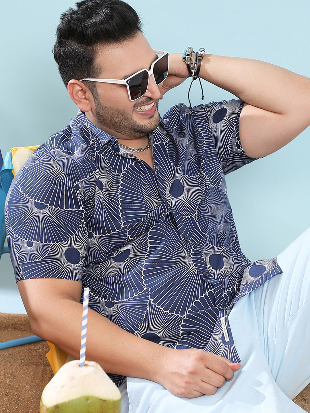 

Instafab Plus Size Classic Opaque Printed Casual Shirt, Navy blue