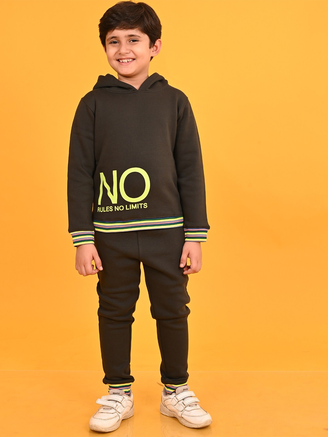 

Anthrilo Boys Typography Printed Sweatshirt with Joggers, Olive