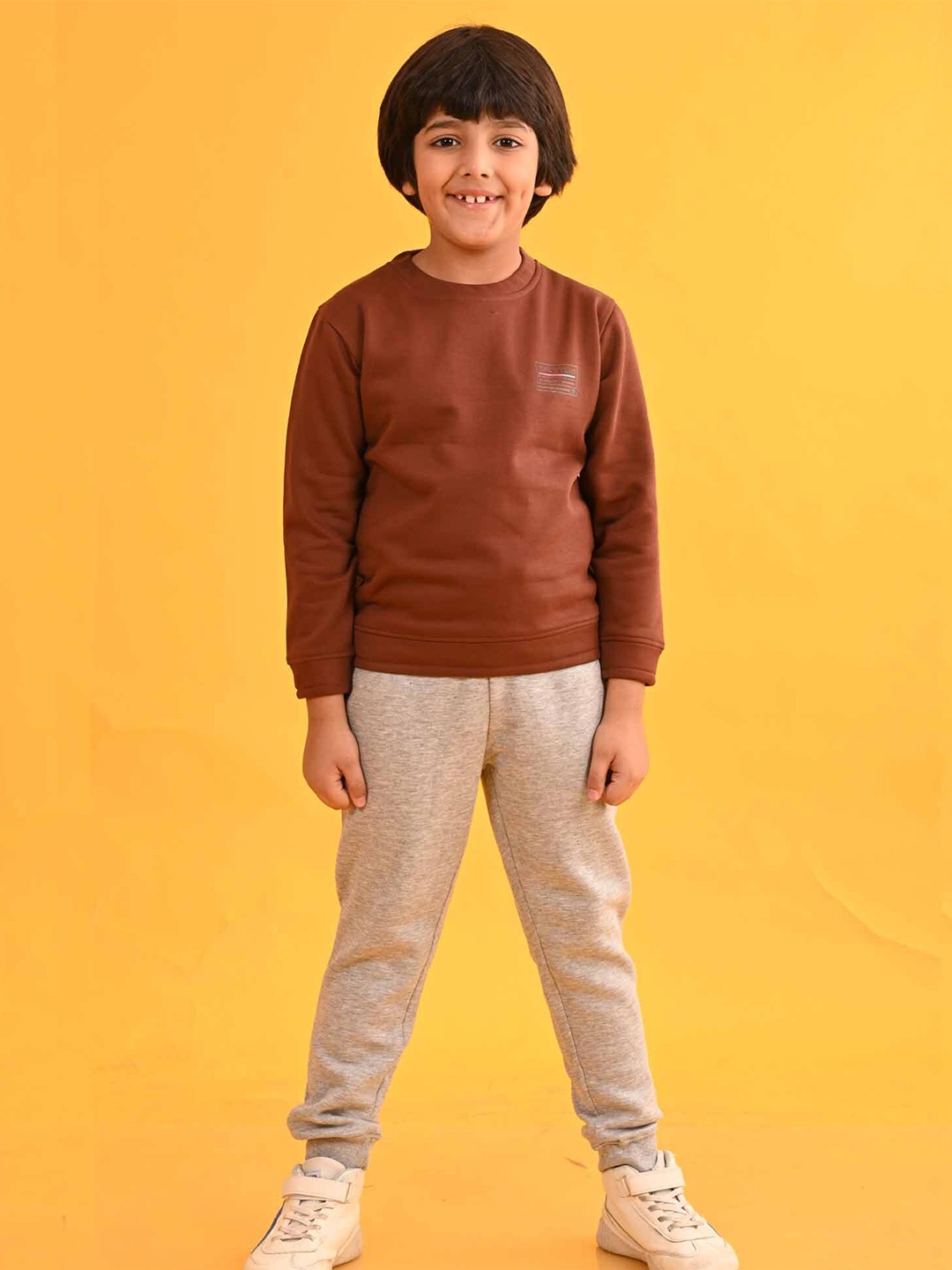 

Anthrilo Boys Sweatshirt With Joggers, Brown