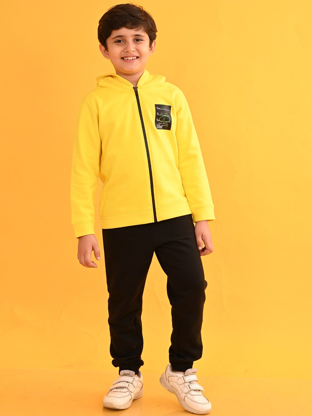 

Anthrilo Boys Hooded Sweatshirt With Joggers, Yellow